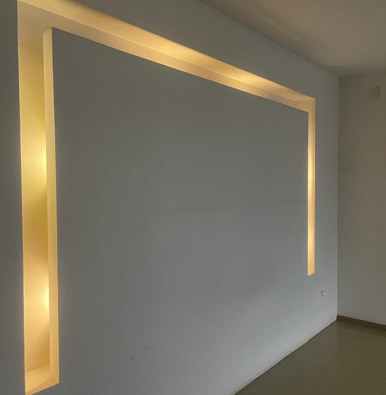 768