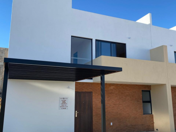 Fachada moderna de la casa modelo Victoria en venta en Pozos, San Luis Potosí