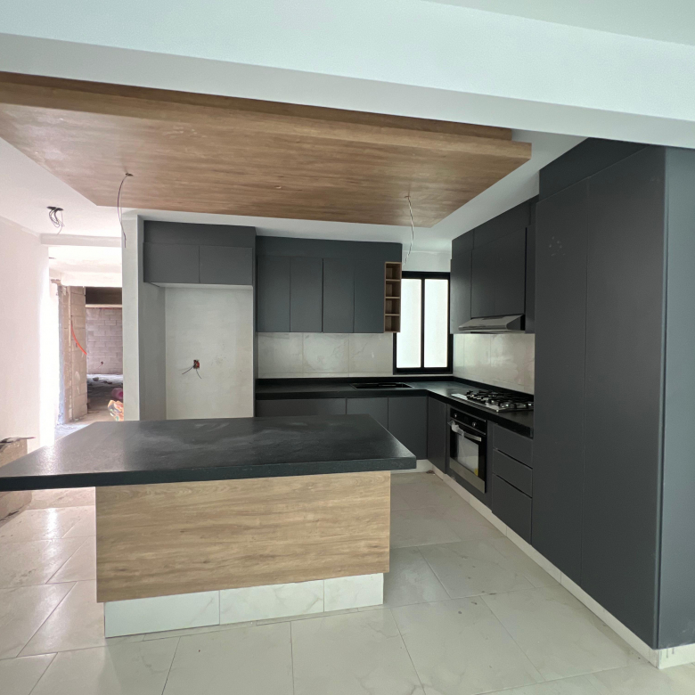 Casa en venta en Zona Universitaria, San Luis Potosí — 110 m², 3 recámaras, balcón y 1 cajón de estacionamiento.
