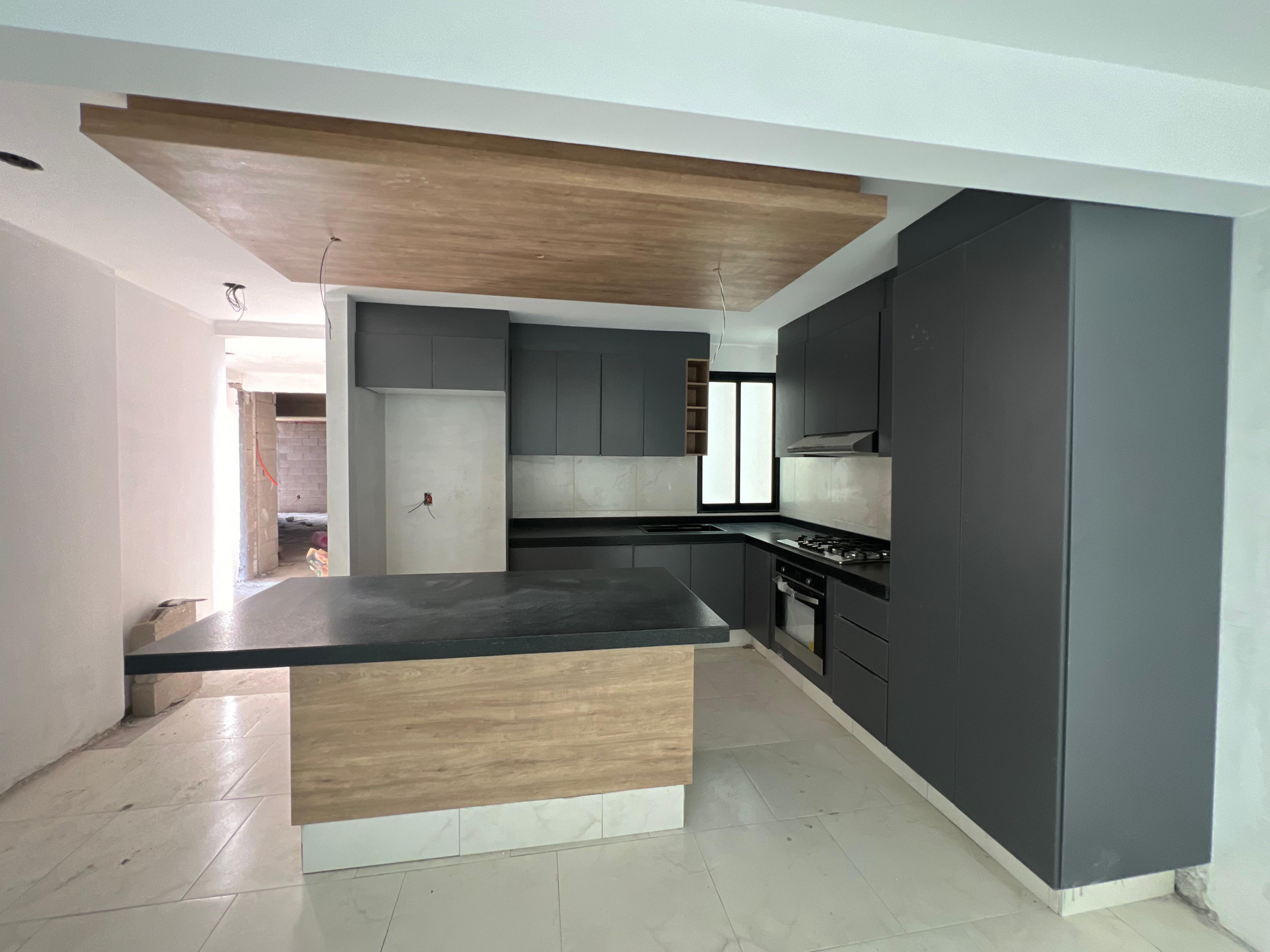Casa en venta en Zona Universitaria, San Luis Potosí — 110 m², 3 recámaras, balcón y 1 cajón de estacionamiento.