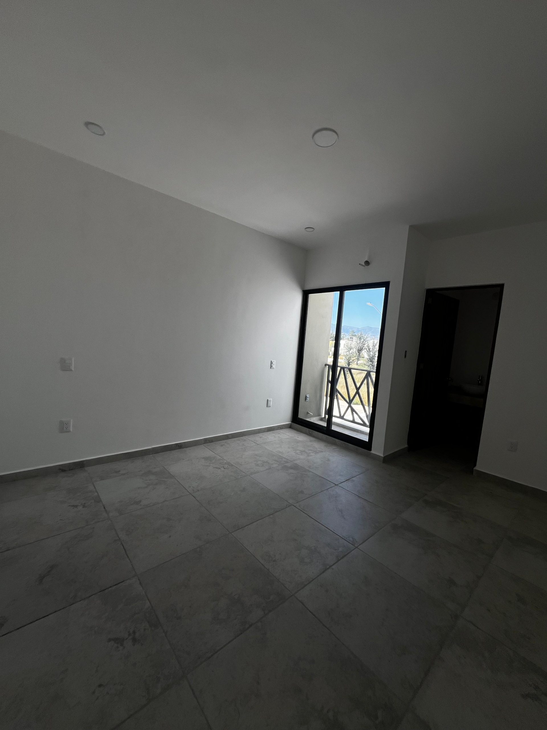 fe6fa2c6-4d7f-42f7-a01c-312f1bb3120b