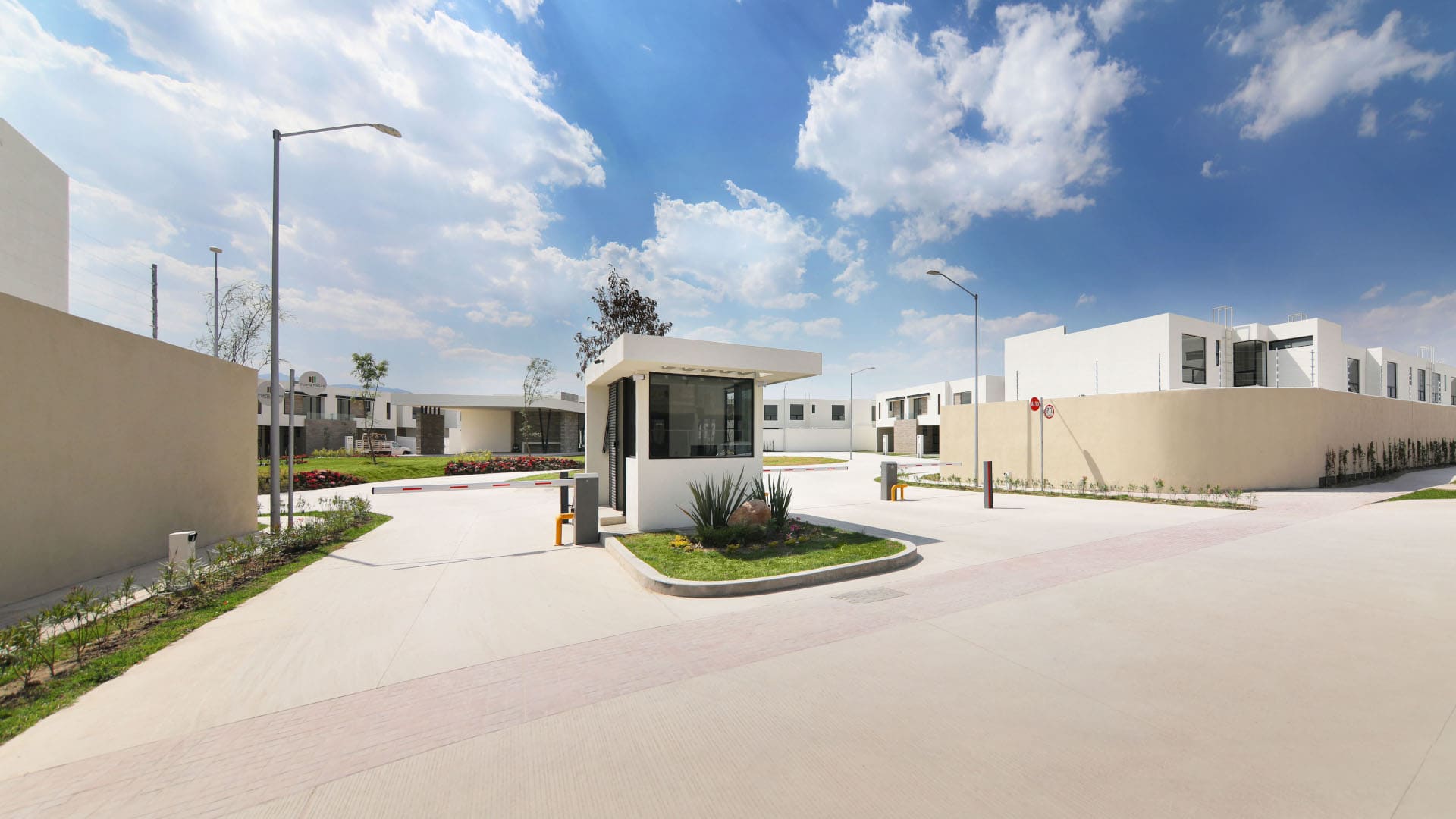 Casa en venta en Villa de Pozos, San Luis Potosí - Fachada principal Puerta Ventura.