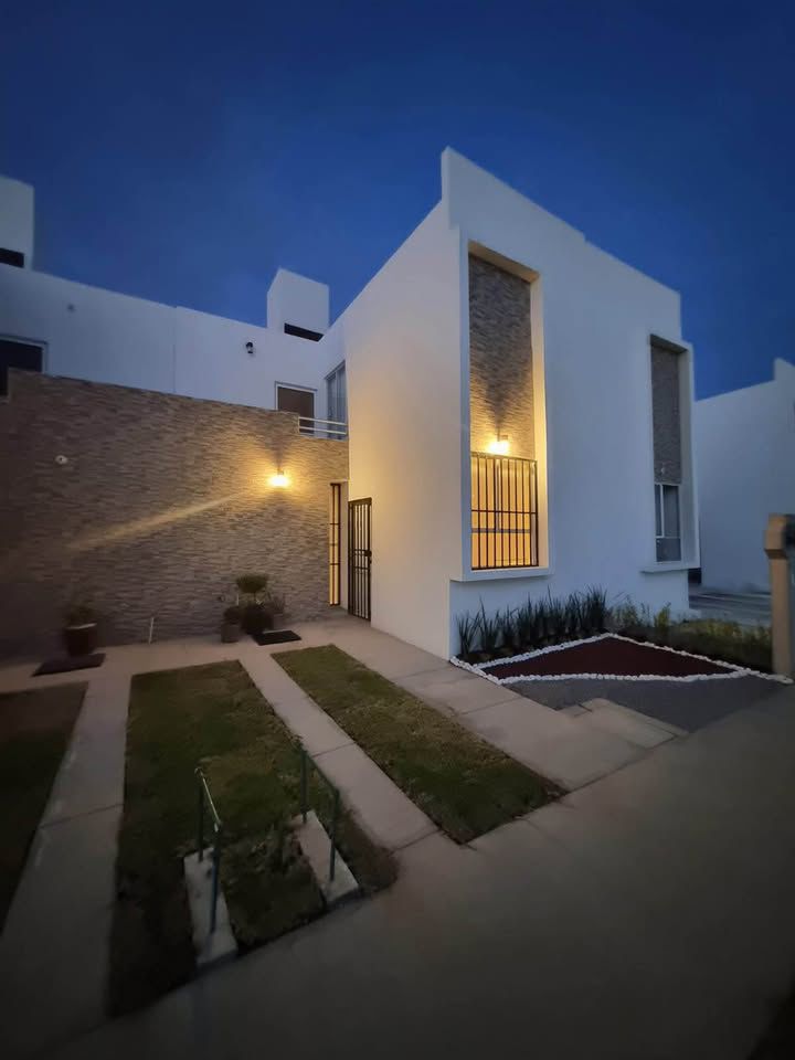 casa-venta-valle-del-sendero-soledad-fachada Casa en Venta en Valle del Sendero, Soledad de Graciano Sánchez, SLP - Fachada principal.