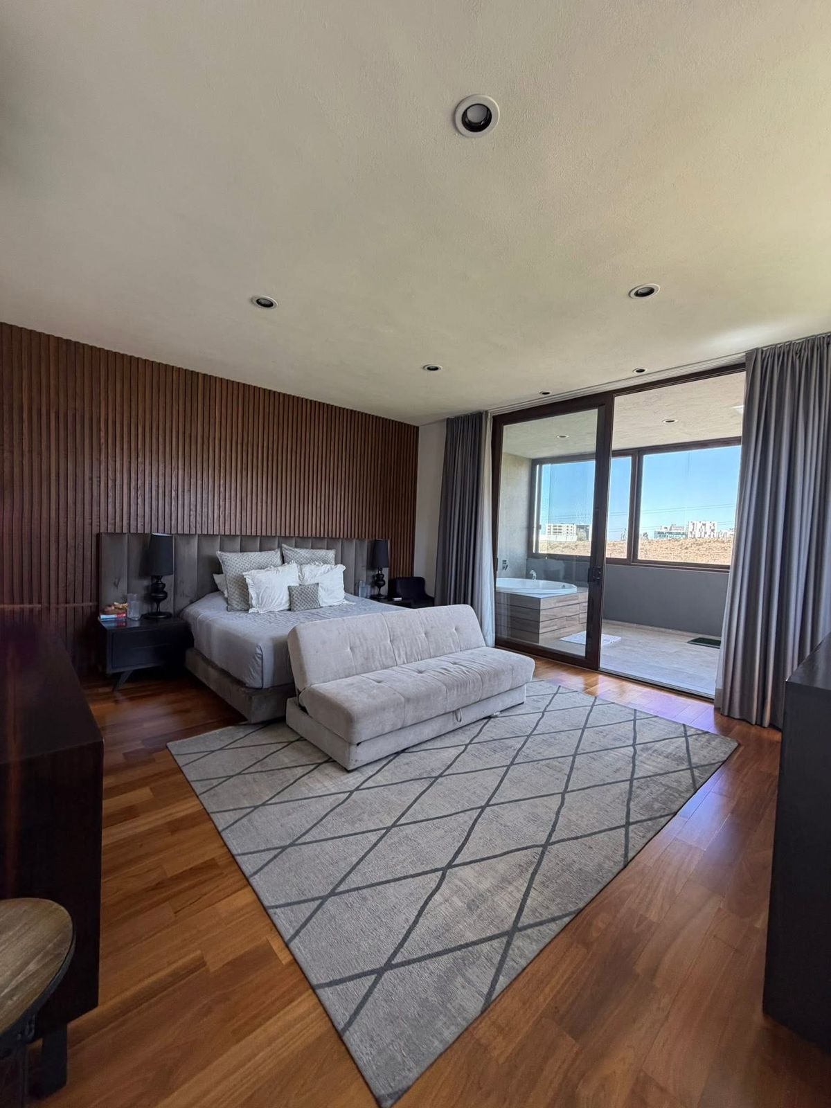 1742e8ee-2811-4d86-a49c-f036fa7ddb4b