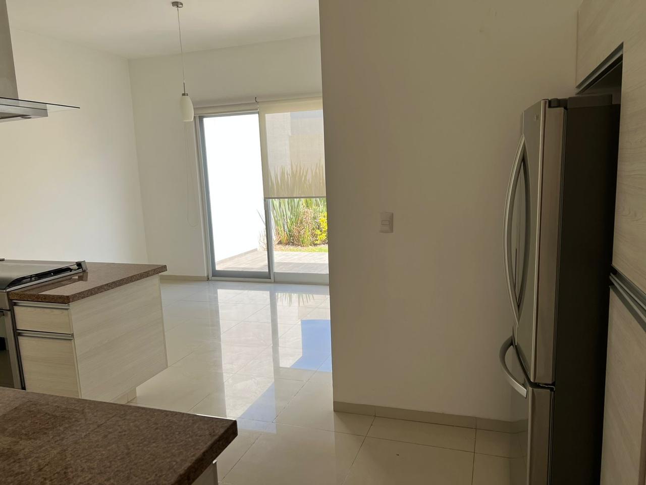 256c3861-2143-4a4a-a0d9-56ce601d026e