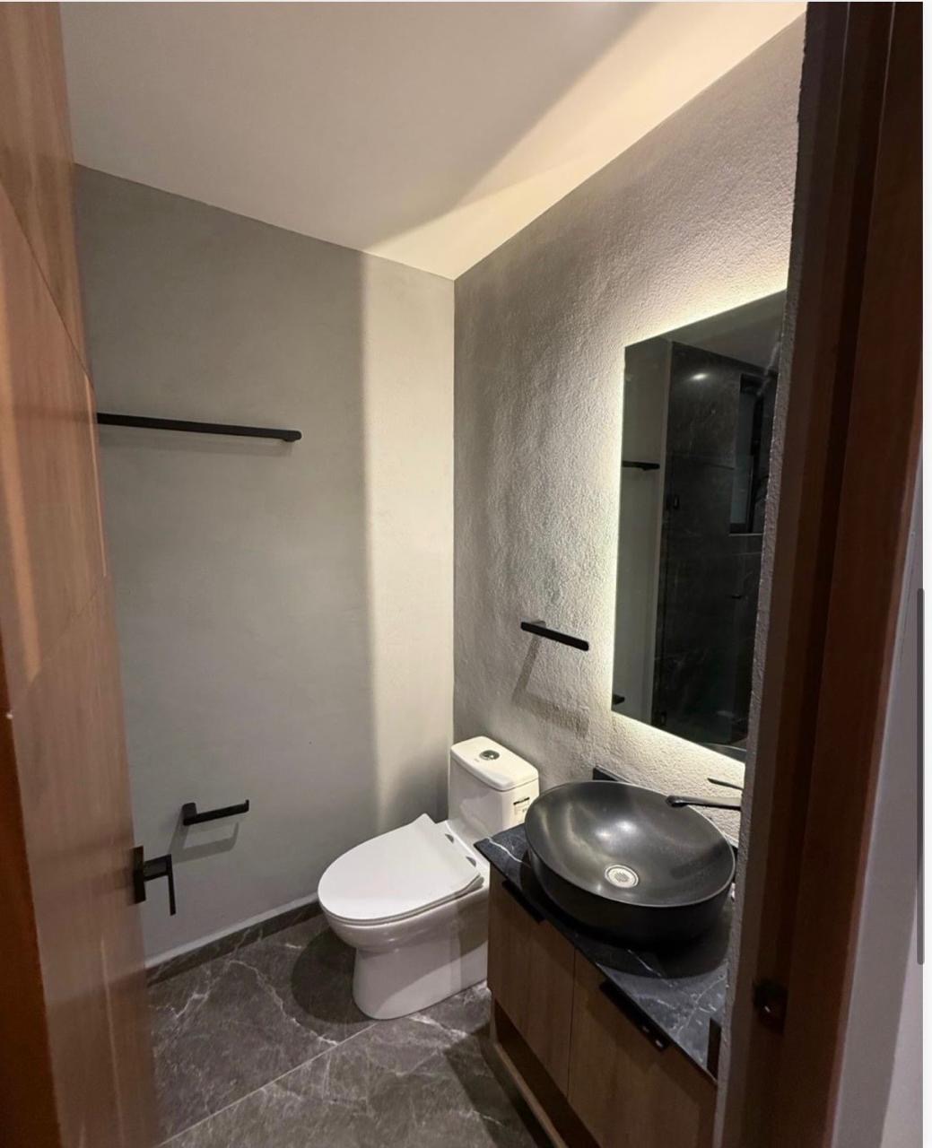 4c551fd0-15f1-49b9-bd84-f34001e85460