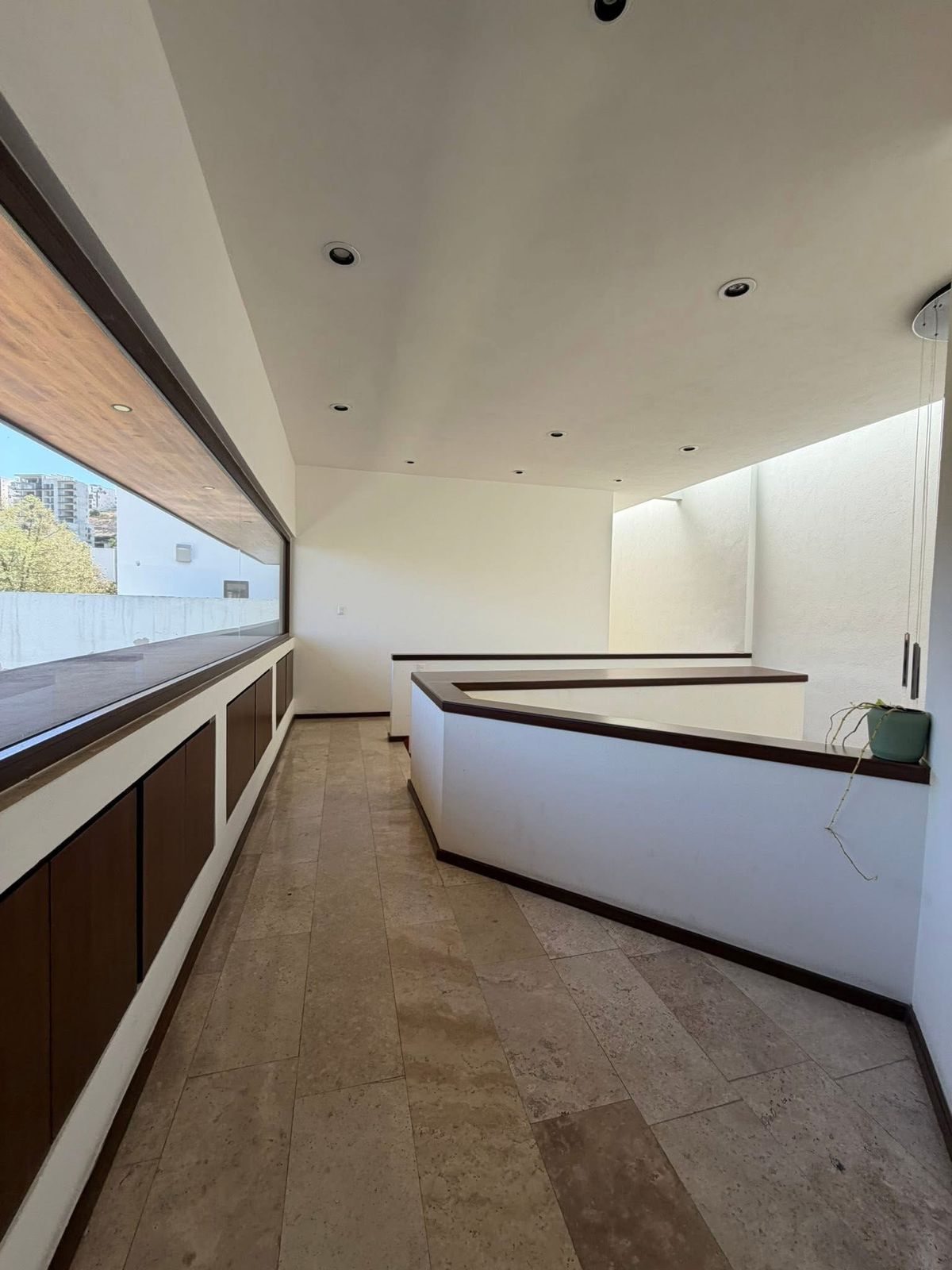 5d54c5e1-a5a1-422b-a3df-1661aa4196b7