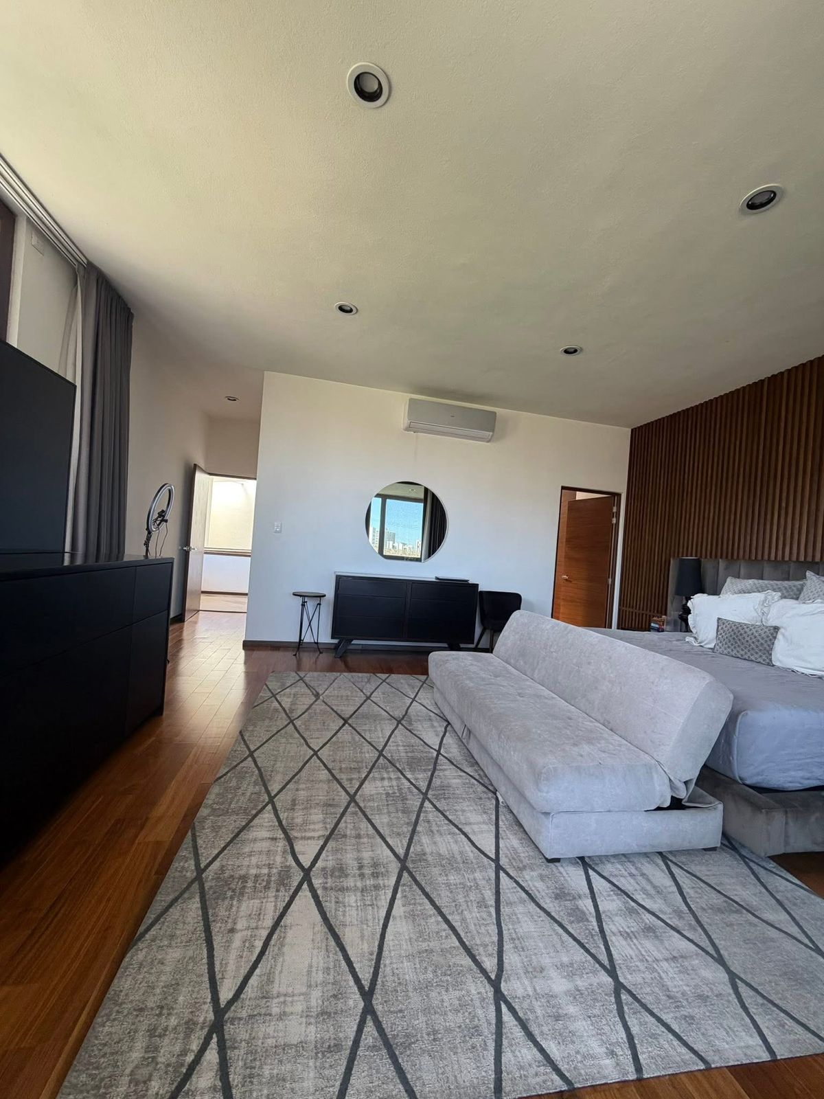 dc2f1b61-e61a-4734-8ce9-619ec28aa64f