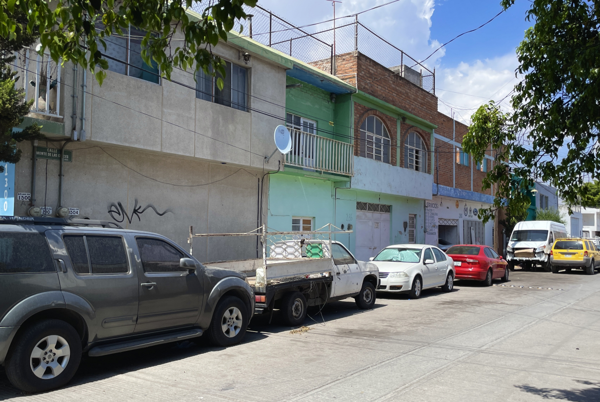 INMUEBLE COMERCIAL en VENTA en COLONIA SANTA FE, SAN LUIS POTOSÍ — En Av. Salvador Nava, SLP.