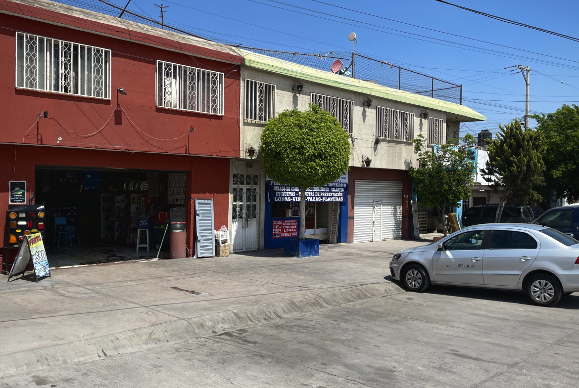 INMUEBLE COMERCIAL en VENTA en COLONIA SANTA FE, SAN LUIS POTOSÍ — En Av. Salvador Nava, SLP.