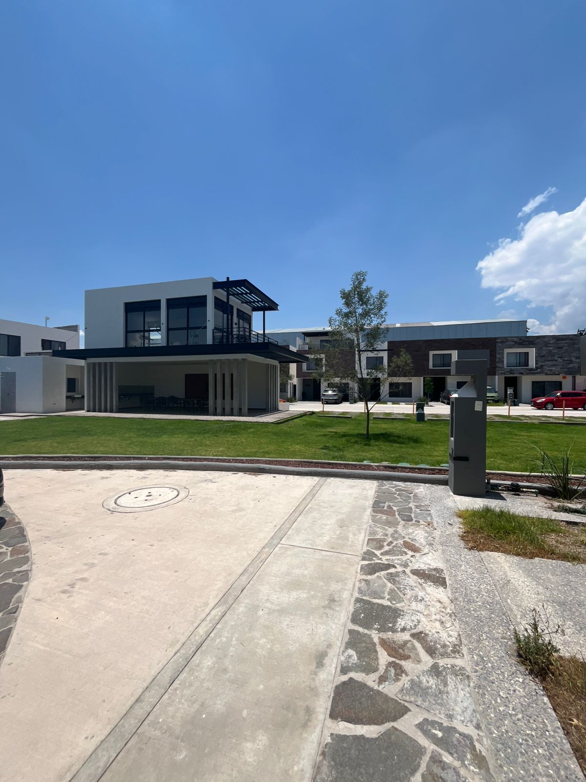 CASA en RENTA en ACACIA RESIDENCIAL, VILLA DE POZOS — Cerca de AquaSport 2000 Pozos