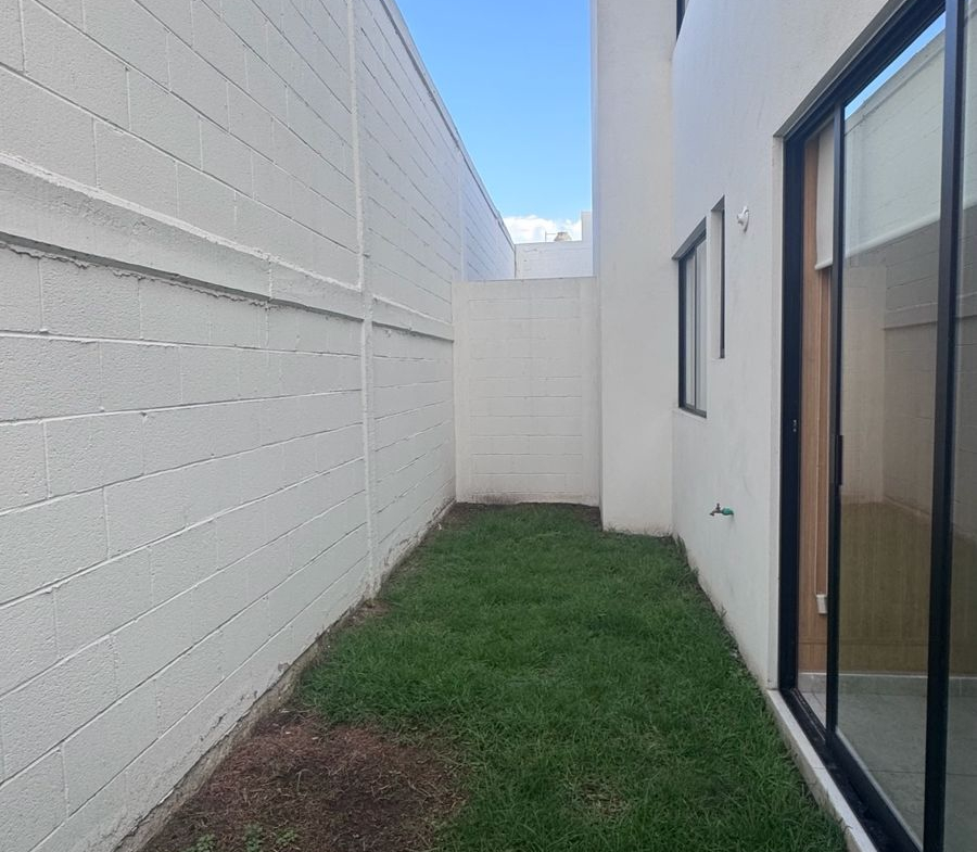 CASA en RENTA en LORETTA, SOLEDAD DE GRACIANO SÁNCHEZ — BLVD. RÍO SANTIAGO, SLP.