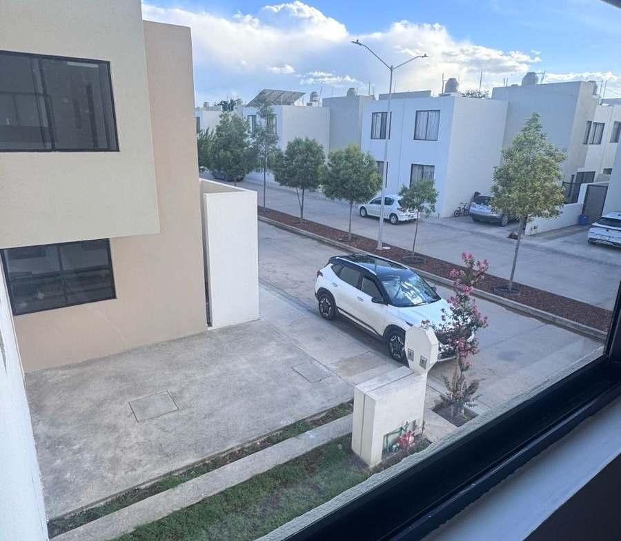CASA en RENTA en LORETTA, SOLEDAD DE GRACIANO SÁNCHEZ — BLVD. RÍO SANTIAGO, SLP.