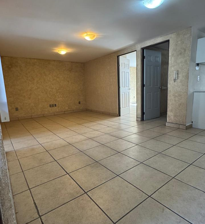 DEPARTAMENTO en RENTA en COLONIA TEQUISQUIAPAN, SAN LUIS POTOSÍ — A UNA CUADRA DEL JARDÍN DE TEQUIS, SLP.