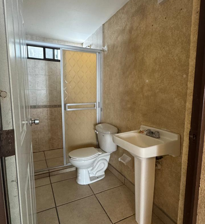 DEPARTAMENTO en RENTA en COLONIA TEQUISQUIAPAN, SAN LUIS POTOSÍ — A UNA CUADRA DEL JARDÍN DE TEQUIS, SLP.