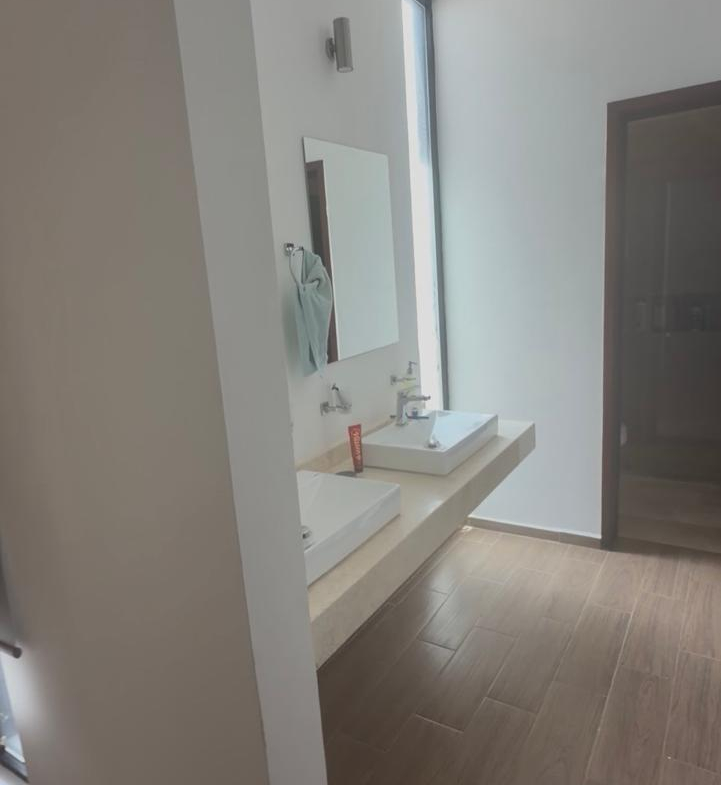 CASA en VENTA en LOMAS DE CHAPULTEPEC, SAN LUIS POTOSÍ — Cerca de Plaza The Park y Parque Tangamanga I, SLP.