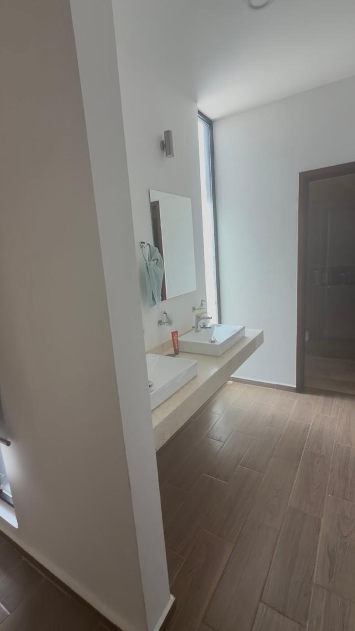 casa-en-venta-lomas-de-chapultepec-san-luis-potosi-15 CASA en VENTA en LOMAS DE CHAPULTEPEC, SAN LUIS POTOSÍ — Cerca de Plaza The Park y Parque Tangamanga I, SLP.