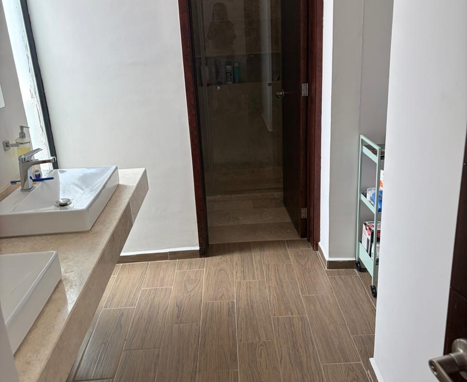 CASA en VENTA en LOMAS DE CHAPULTEPEC, SAN LUIS POTOSÍ — Cerca de Plaza The Park y Parque Tangamanga I, SLP.