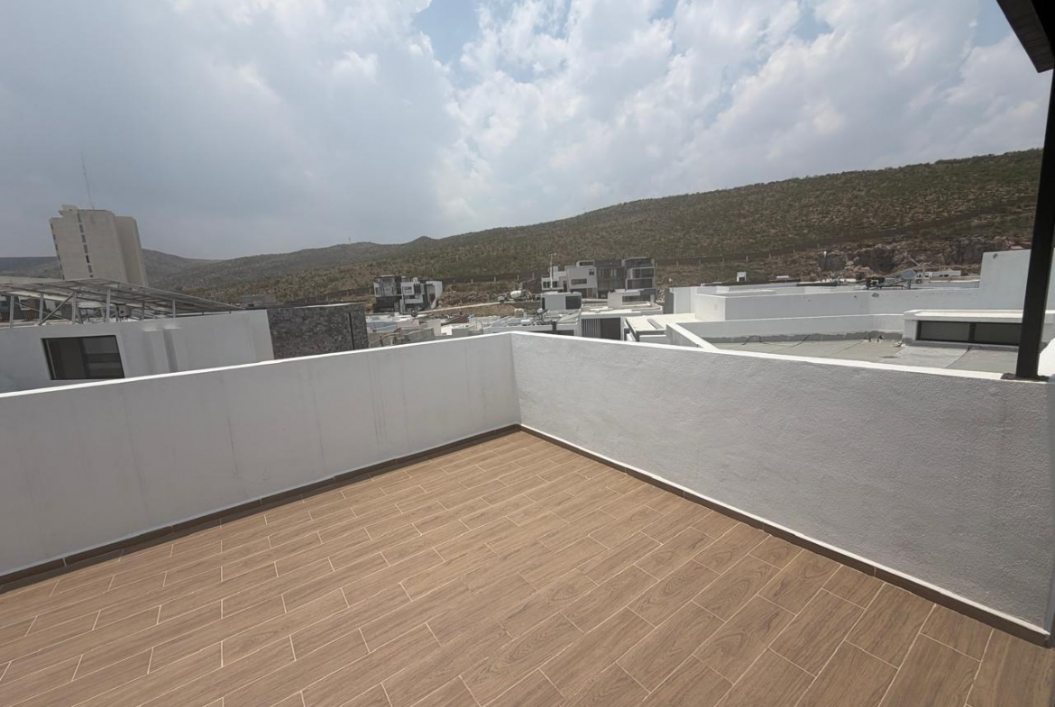 CASA en VENTA en LOMAS DE CHAPULTEPEC, SAN LUIS POTOSÍ — Cerca de Plaza The Park y Parque Tangamanga I, SLP.