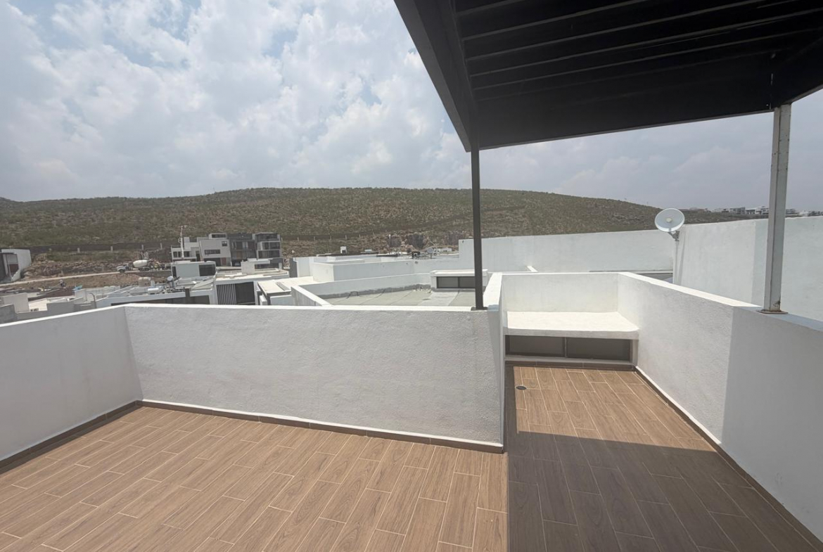 CASA en VENTA en LOMAS DE CHAPULTEPEC, SAN LUIS POTOSÍ — Cerca de Plaza The Park y Parque Tangamanga I, SLP.
