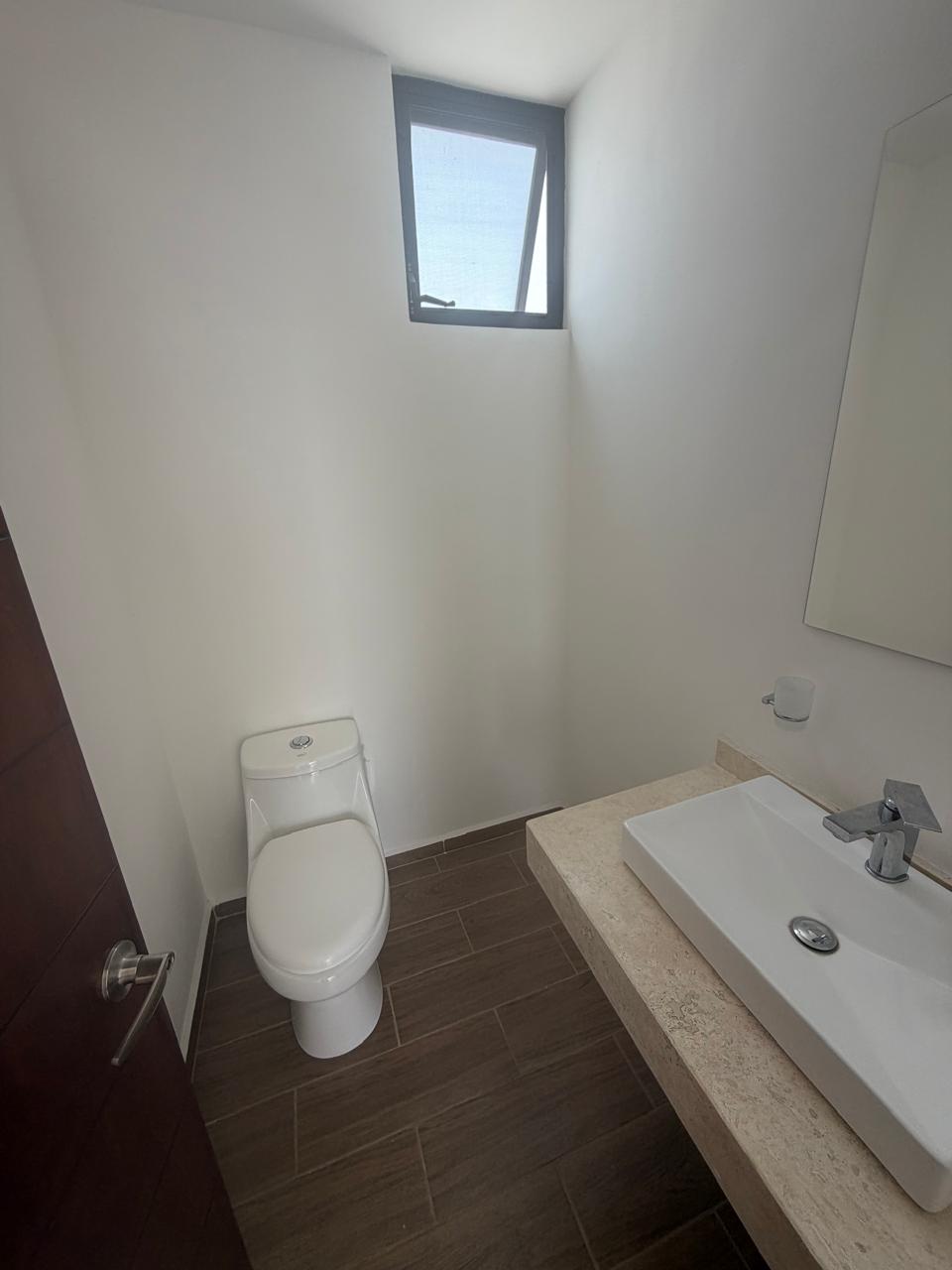 casa-en-venta-lomas-de-chapultepec-san-luis-potosi-7 CASA en VENTA en LOMAS DE CHAPULTEPEC, SAN LUIS POTOSÍ — Cerca de Plaza The Park y Parque Tangamanga I, SLP.