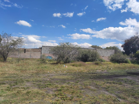 Terreno comercial en renta en Prol. Melchor Ocampo, Soledad de Graciano Sánchez, SLP - Vista del triple frente y exposición vehicular.