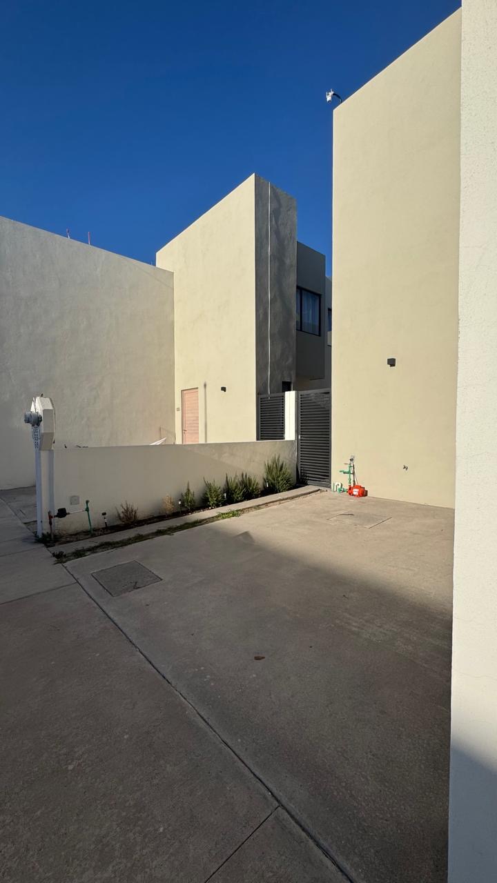 casa-en-venta-fraccionamiento-loretta-soledad-de-graciano-sanchez-27 CASA en VENTA en FRACCIONAMIENTO LORETTA, SOLEDAD DE GRACIANO SÁNCHEZ — BLVD. RÍO SANTIAGO, SLP.