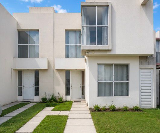 Casa en Venta en Puerta Real, Soledad de Graciano Sánchez, SLP - Fachada principal y acabados.
