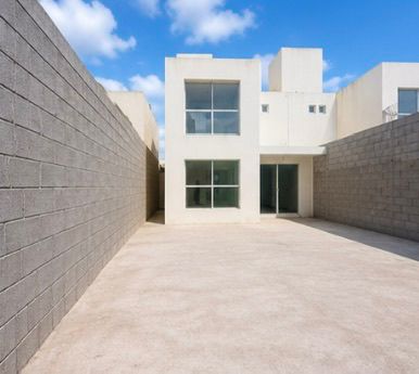Casa en Venta en Puerta Real, Soledad de Graciano Sánchez, SLP - Fachada principal y acabados.