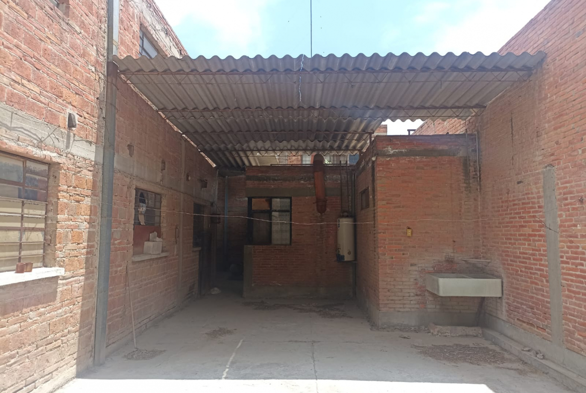 CASA en VENTA en BARRIO DE SAN MIGUELITO, SAN LUIS POTOSÍ — Por la zona Calzada de Guadalupe y Caja del Agua, SLP.