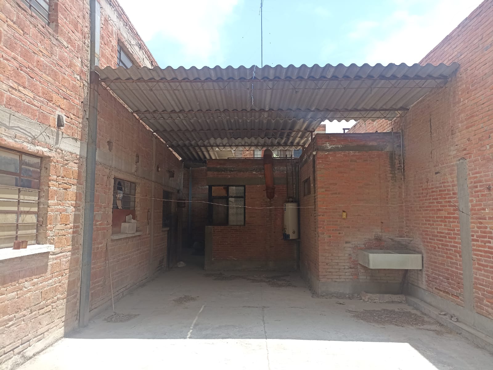 casa-venta-san-miguelito-san-luis-potosi-5 CASA en VENTA en BARRIO DE SAN MIGUELITO, SAN LUIS POTOSÍ — Por la zona Calzada de Guadalupe y Caja del Agua, SLP.
