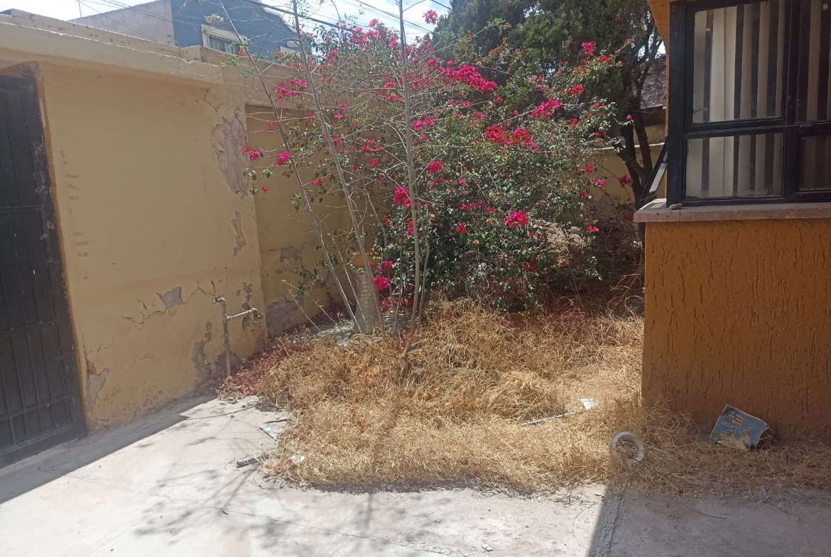CASA en VENTA en BARRIO DE SAN MIGUELITO, SAN LUIS POTOSÍ — Por la zona Calzada de Guadalupe y Caja del Agua, SLP.
