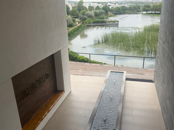 Departamento en venta en Fraccionamiento Alto Lago, San Luis Potosí, SLP - Vista panorámica y área social.