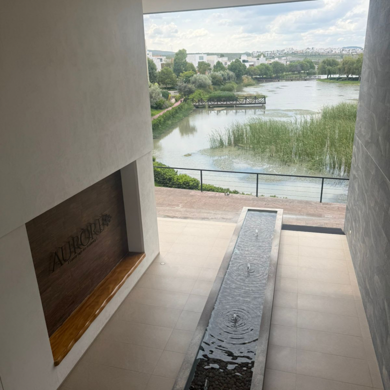 Departamento en venta en Fraccionamiento Alto Lago, San Luis Potosí, SLP - Vista panorámica y área social.