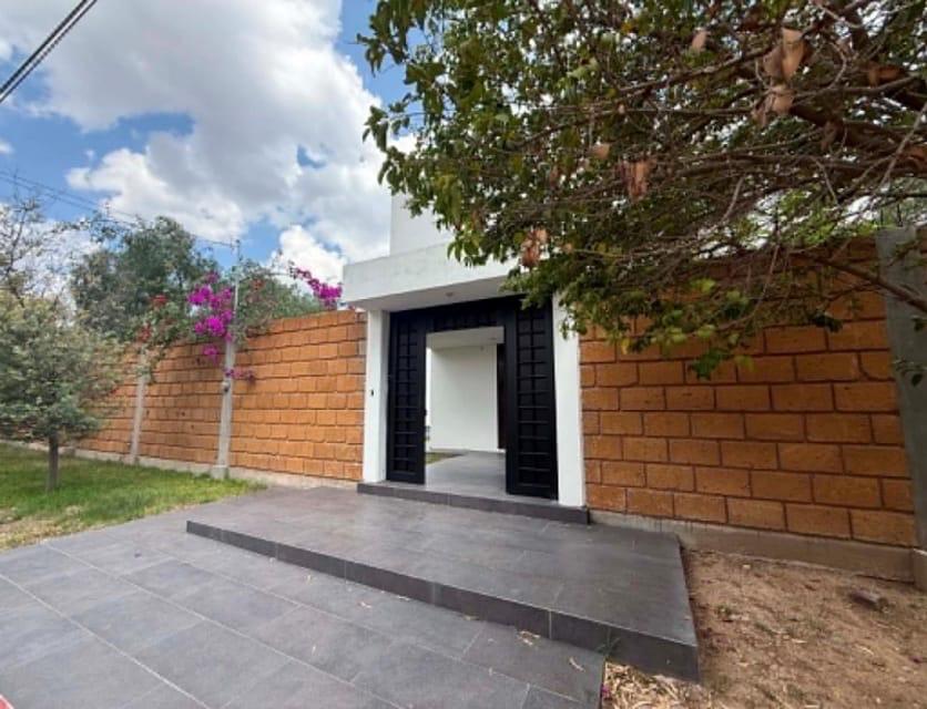Casa en VENTA en Bosques de la Florida, San Luis Potosí — A 3 min de Carretera a Rioverde (70), SLP.