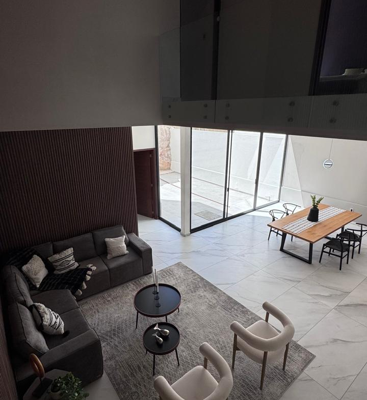 CASA en VENTA en Lomas de Chapultepec, SAN LUIS POTOSÍ — Cerca de Plaza The Park, SLP.