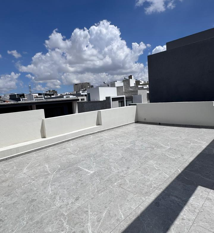 CASA en VENTA en Lomas de Chapultepec, SAN LUIS POTOSÍ — Cerca de Plaza The Park, SLP.