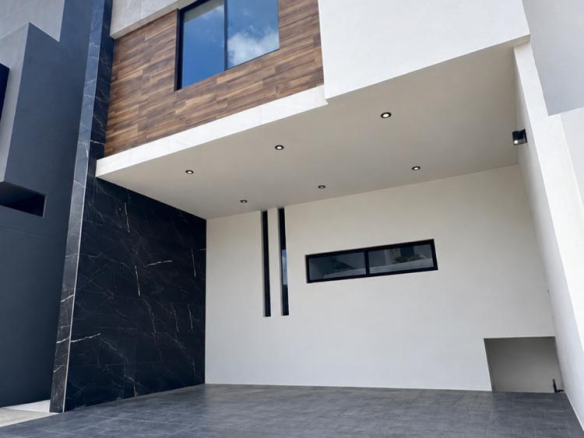 Facha de casa en venta en Lomas de Chapultepec