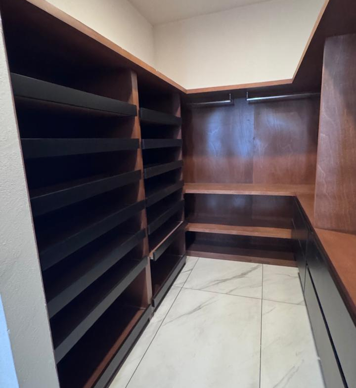 CASA en VENTA en Lomas de Chapultepec, SAN LUIS POTOSÍ — Cerca de Plaza The Park, SLP.