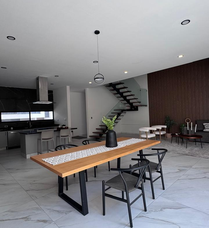 CASA en VENTA en Lomas de Chapultepec, SAN LUIS POTOSÍ — Cerca de Plaza The Park, SLP.
