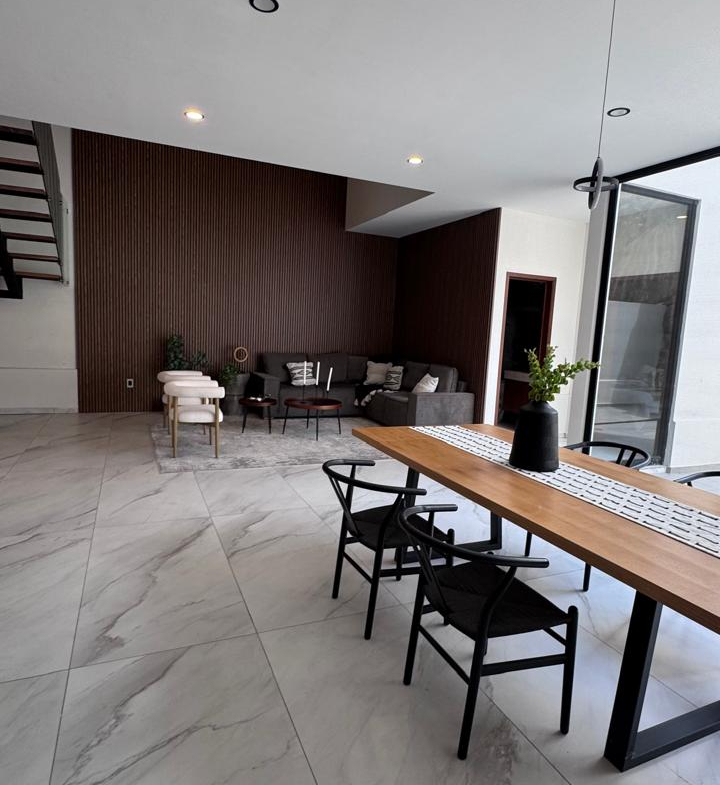 CASA en VENTA en Lomas de Chapultepec, SAN LUIS POTOSÍ — Cerca de Plaza The Park, SLP.