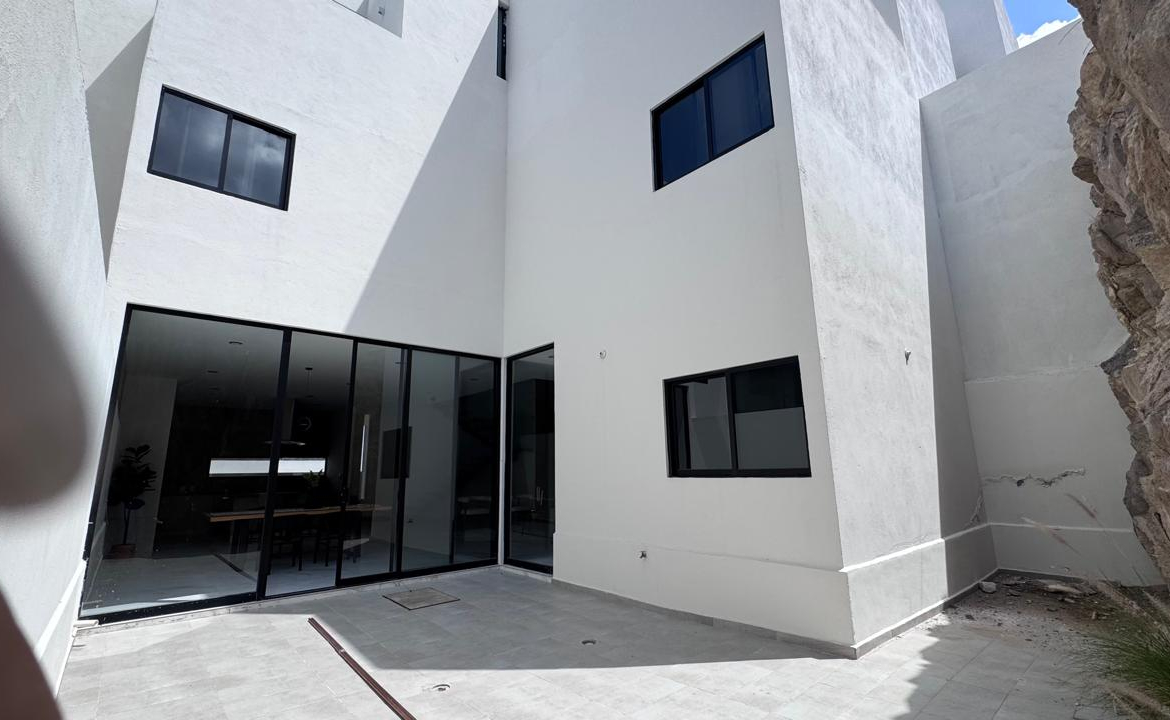 CASA en VENTA en Lomas de Chapultepec, SAN LUIS POTOSÍ — Cerca de Plaza The Park, SLP.