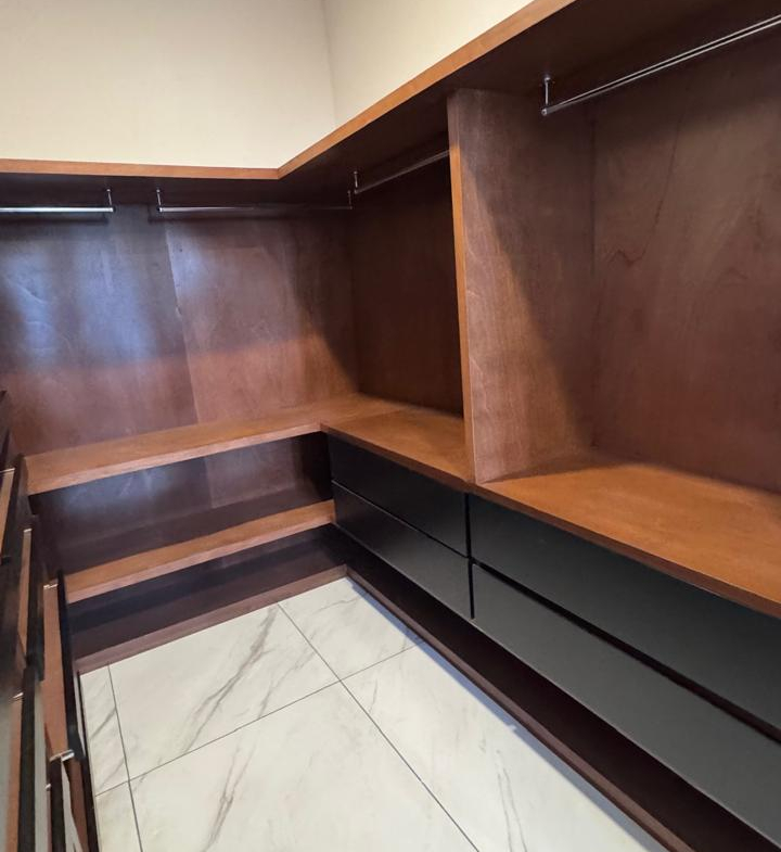 CASA en VENTA en Lomas de Chapultepec, SAN LUIS POTOSÍ — Cerca de Plaza The Park, SLP.