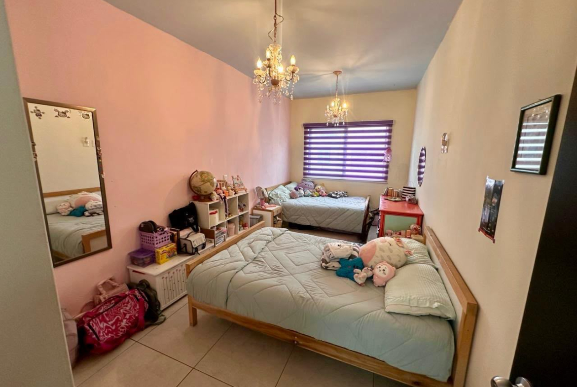 CASA en VENTA en PRIVADA AMANECER, ALBORADA RESIDENCIAL — CERCA DE CALLE DEL DESIERTO Y ANILLO PERIFÉRICO, SLP.