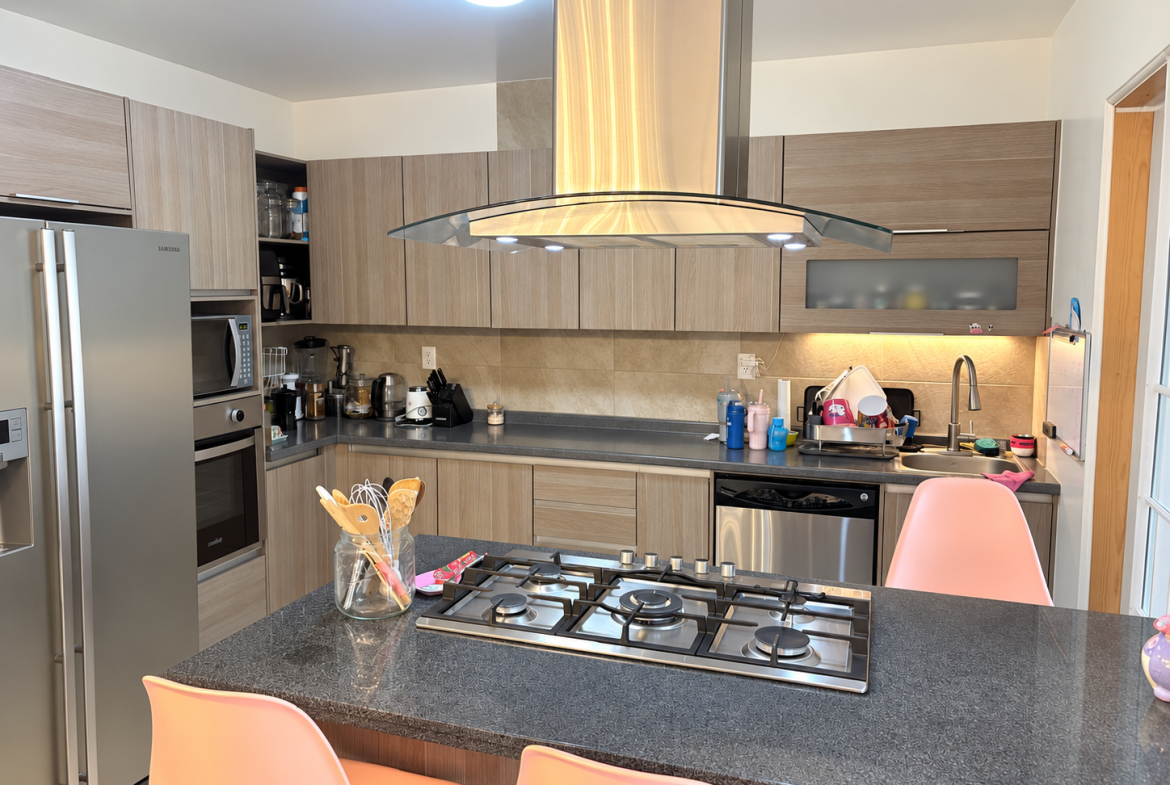 CASA en VENTA en PRIVADA AMANECER, ALBORADA RESIDENCIAL — CERCA DE CALLE DEL DESIERTO Y ANILLO PERIFÉRICO, SLP.