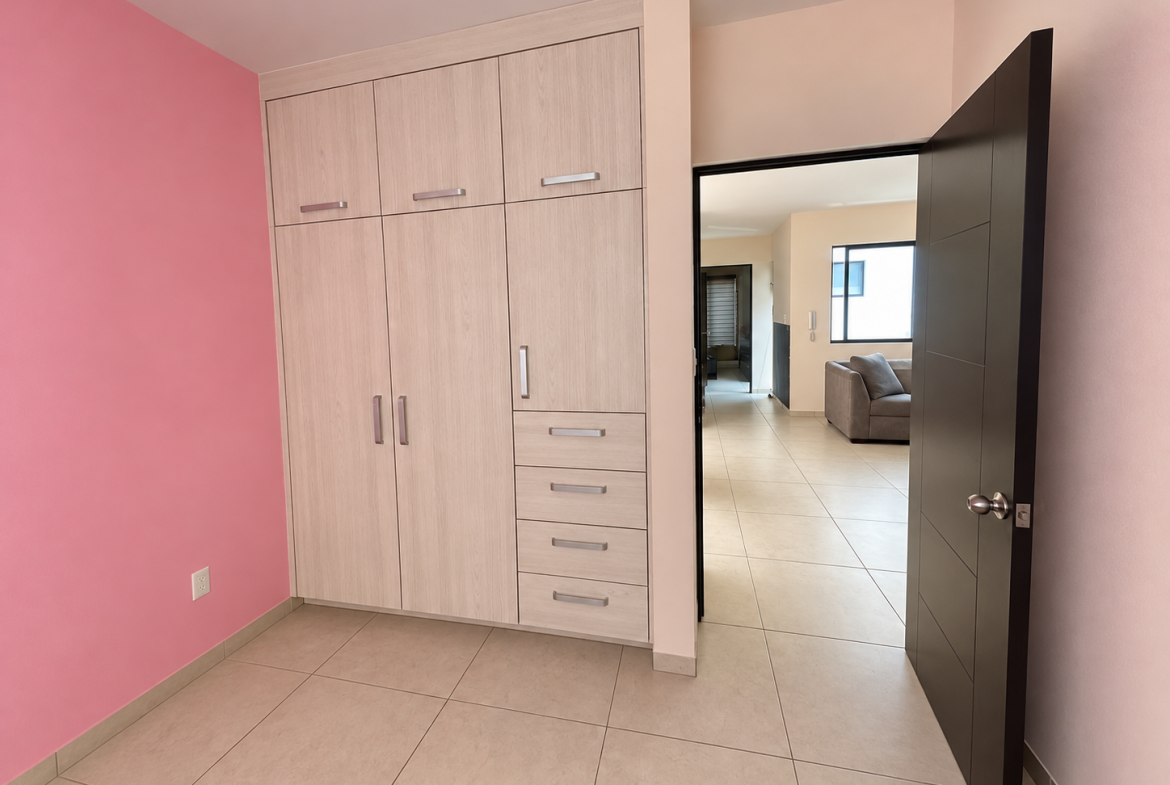 CASA en VENTA en PRIVADA AMANECER, ALBORADA RESIDENCIAL — CERCA DE CALLE DEL DESIERTO Y ANILLO PERIFÉRICO, SLP.