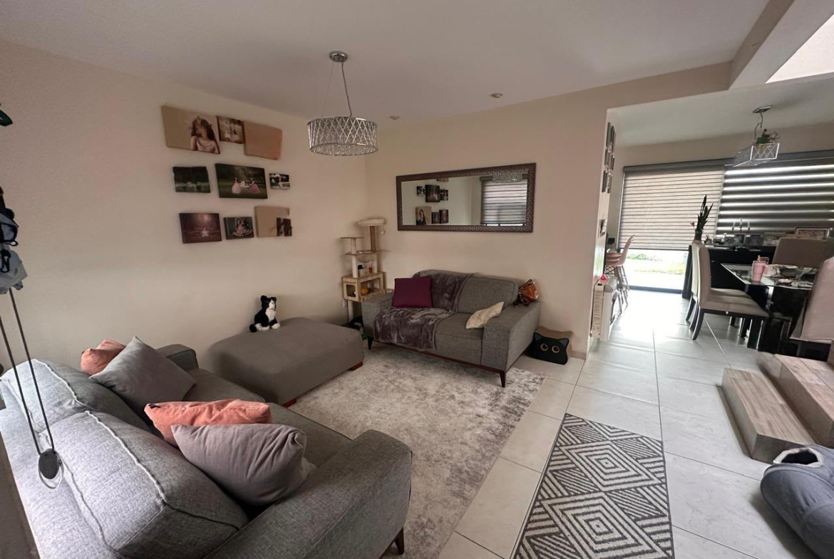 CASA en VENTA en PRIVADA AMANECER, ALBORADA RESIDENCIAL — CERCA DE CALLE DEL DESIERTO Y ANILLO PERIFÉRICO, SLP.