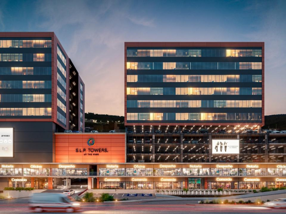 Local comercial en venta o renta en SLP Towers at The Park, San Luis Potosí, fachada y zona comercial.