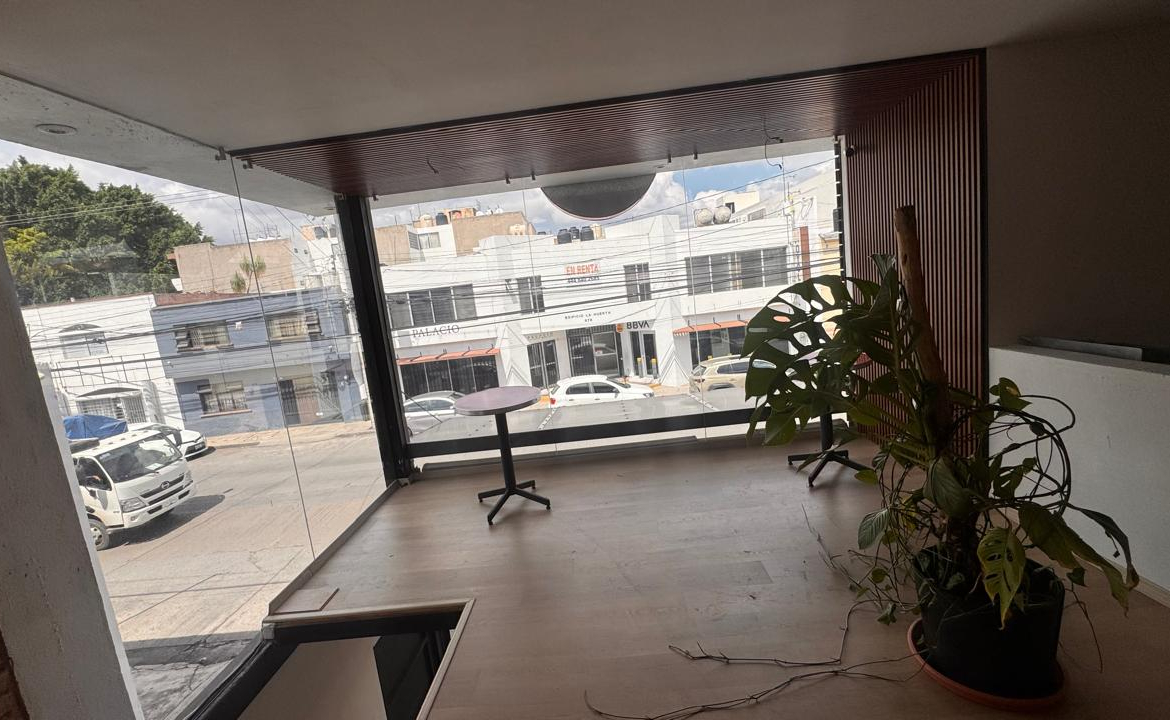 LOCAL COMERCIAL en RENTA en COLONIA TEQUISQUIAPAN, SAN LUIS POTOSÍ — AV. NICOLÁS ZAPATA (CERCA DE CALLE AVANZADA), SLP.